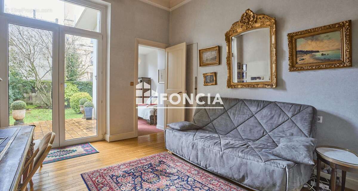 Agen centre ville – Secteur Victor Hugo Appartement T3 bis – 94 m² – Jardin 200 m² privatif sans vis-à-vis – Petite copropriété  - photo 3