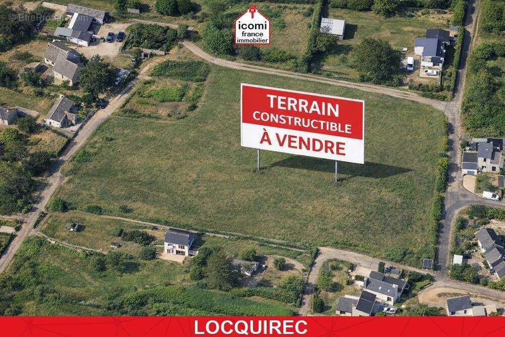 Terrain à LOCQUIREC