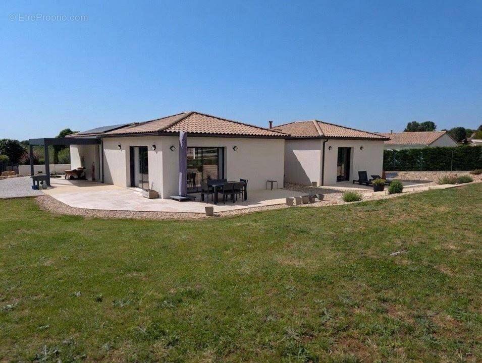 Maison à SALIGNAC-EYVIGUES