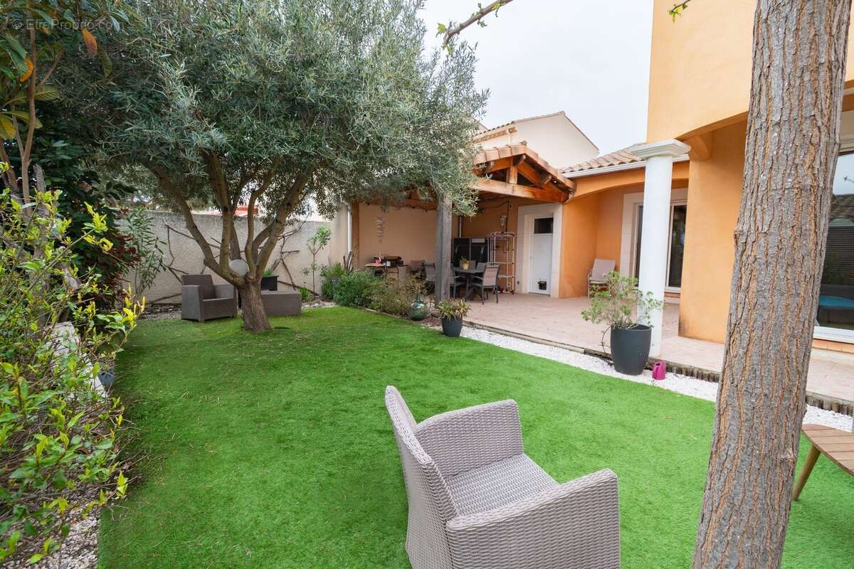 Superbe villa à Portiragnes  143 m² habitables + 18 m² de garage sur 500 m² de terrain  439 000 . - photo 3