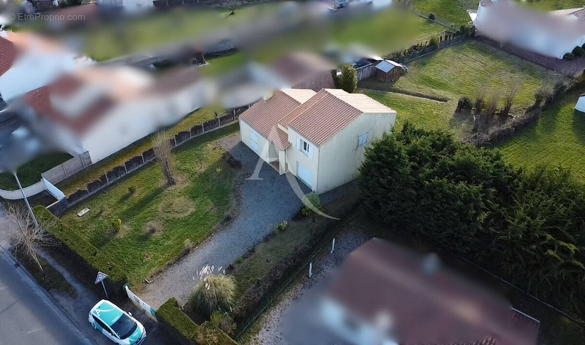 Maison à LA CHAIZE-GIRAUD