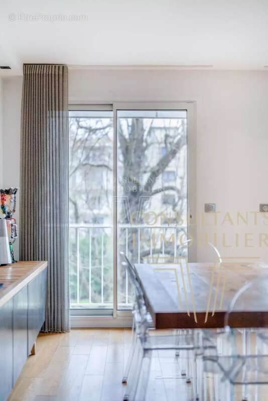 Appartement à NEUILLY-SUR-SEINE
