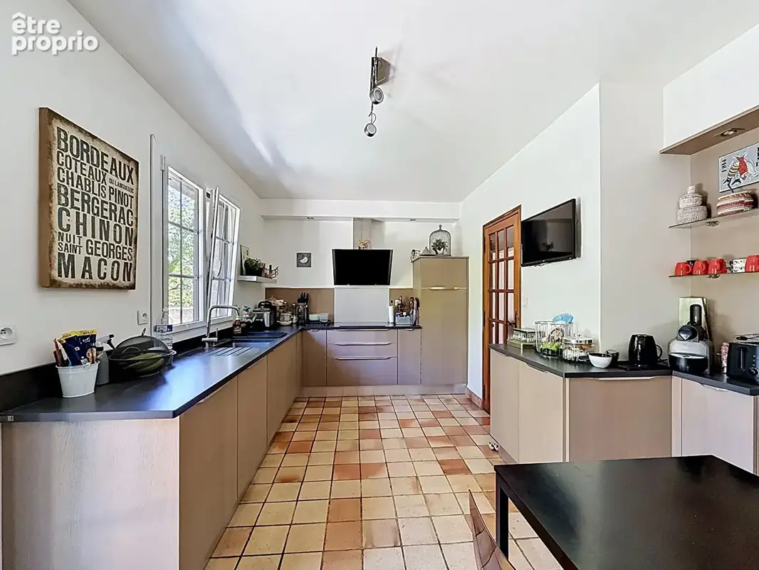 Esvres sur Indre Maison 6 chambres sur 2400 m2 de terrain - photo 5