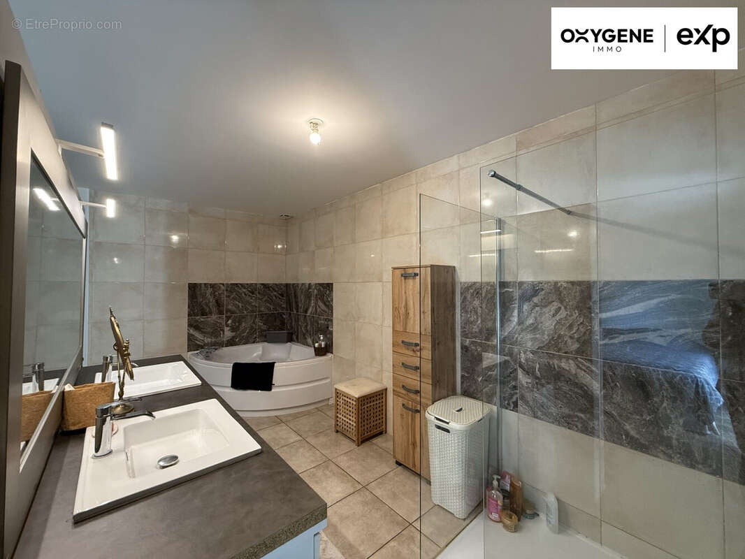 Maison à SAINT-CYPRIEN