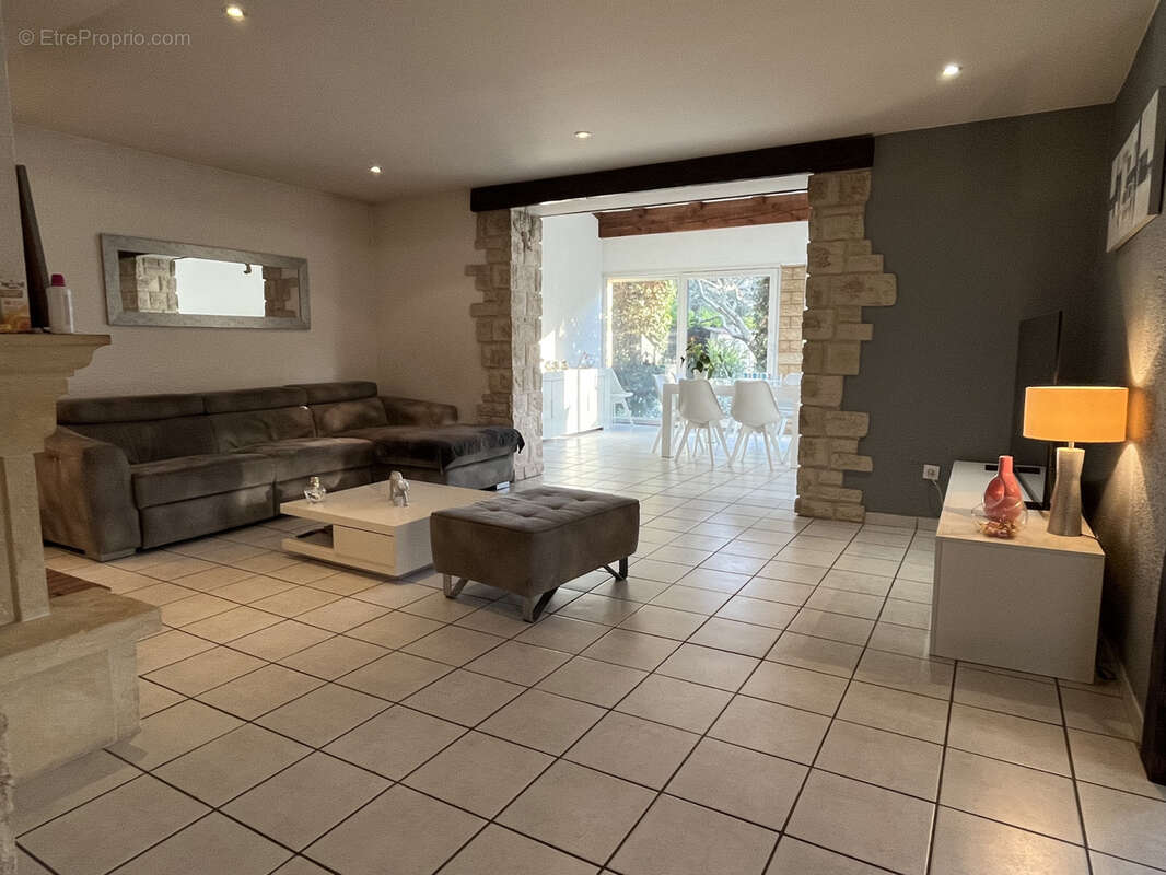 Maison à MONTELIMAR