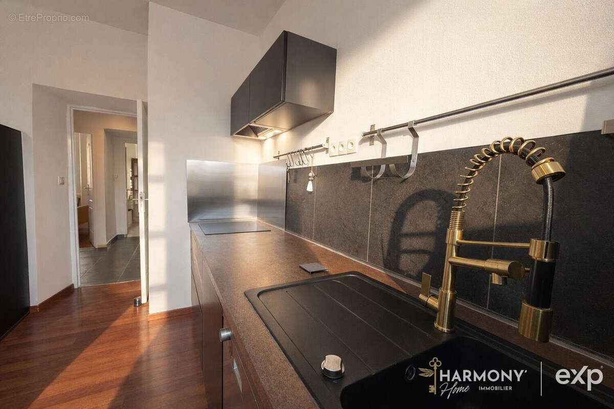 Appartement à MARSEILLE-1E