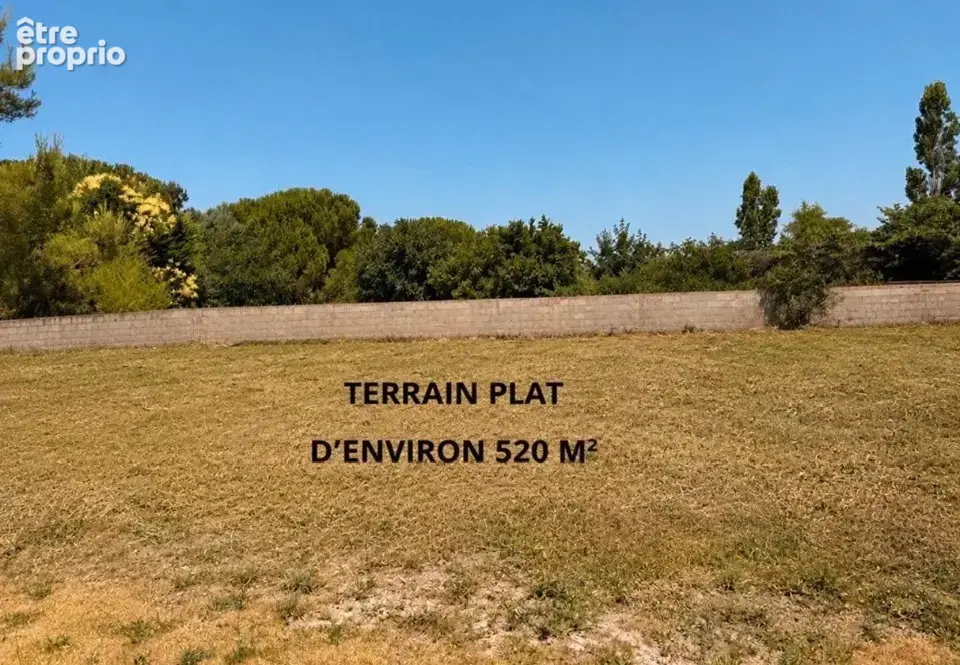 Terrain à GIGNAC-LA-NERTHE