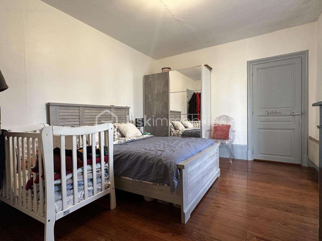 Appartement à VILLENEUVE-SUR-YONNE