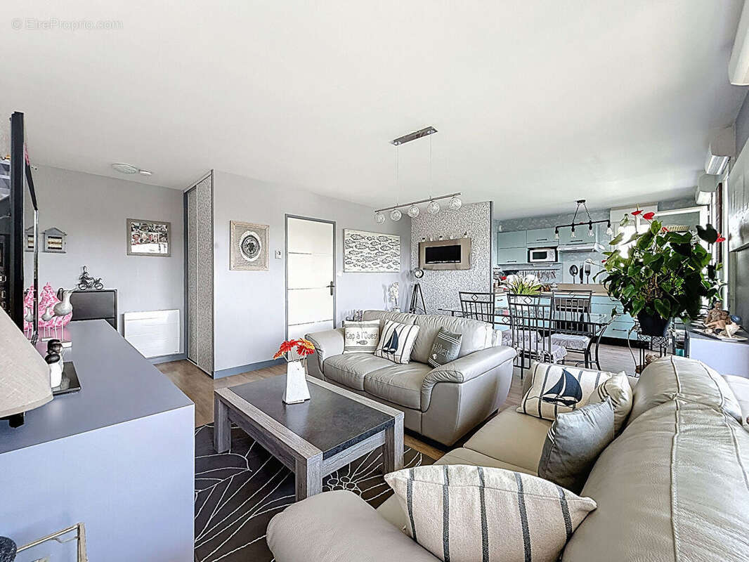Appartement à SURZUR