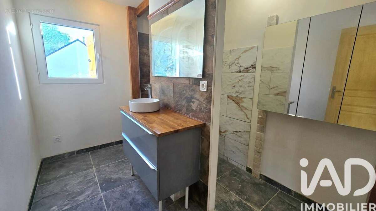 Photo 7 - Maison à CHARBONNIERES-LES-VARENNES