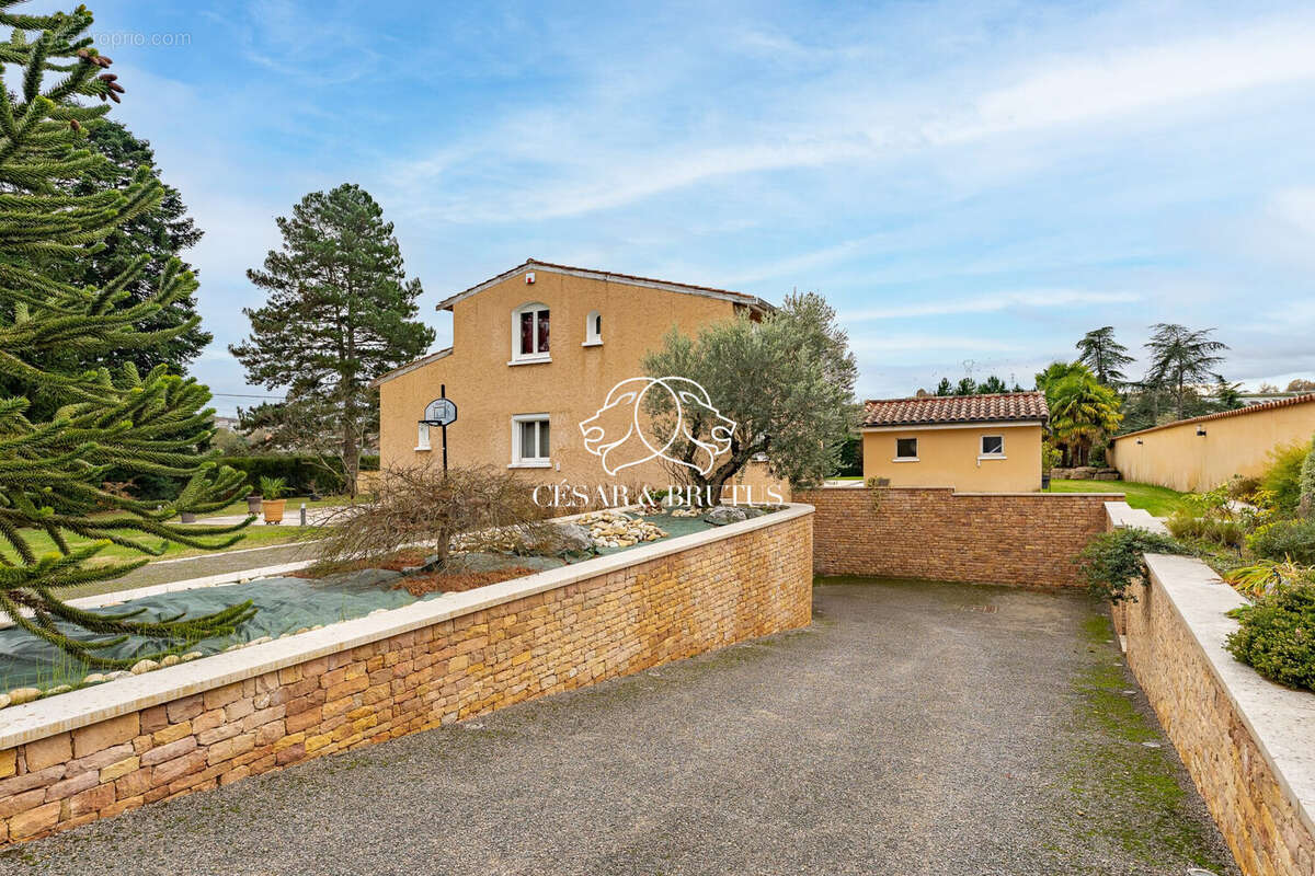 Maison 175 m² à Charly  - photo 3