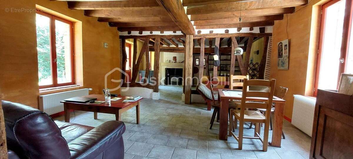 Maison à BEAUNE-LA-ROLANDE