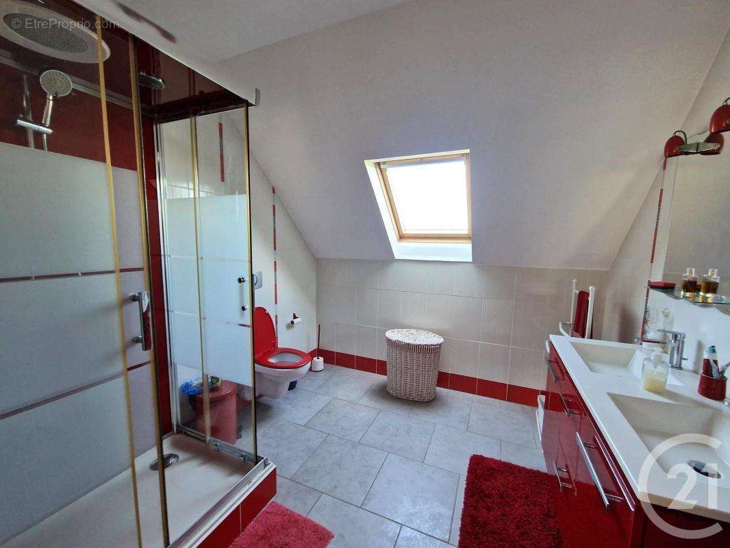 Maison à PONT-SAINTE-MAXENCE