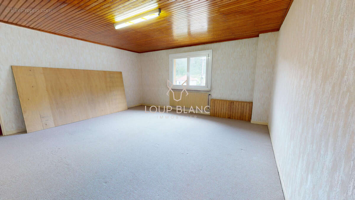 Maison à PONT-DE-ROIDE