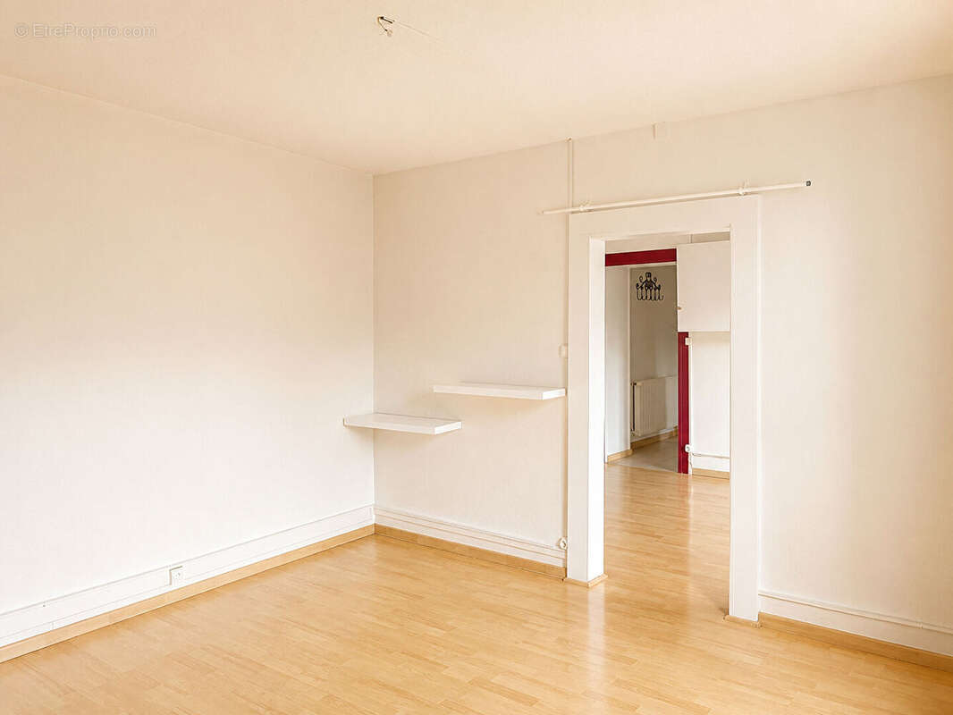 Maison divisée en deux appartements située à PONT DE ROIDE - photo 6