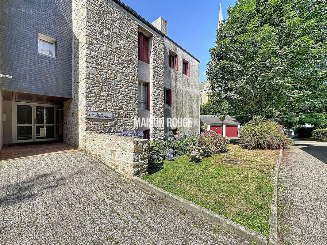 PAIMPOL - Studio lumineux en plein coeur de ville avec ascenseur, cave et parking privatif - photo 11