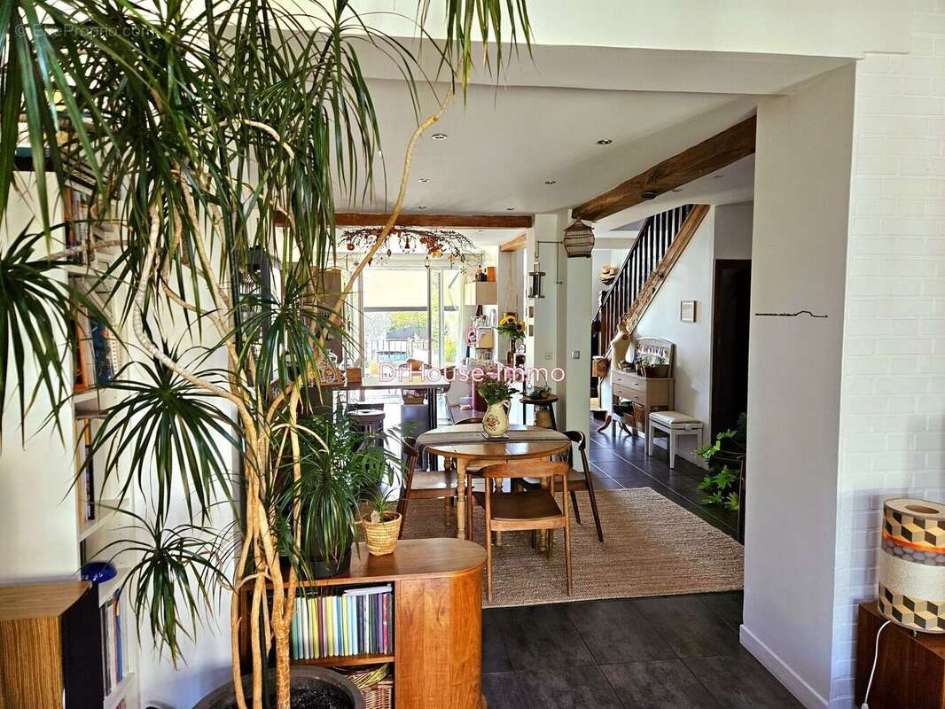 Maison à SAINT-MAUR-DES-FOSSES