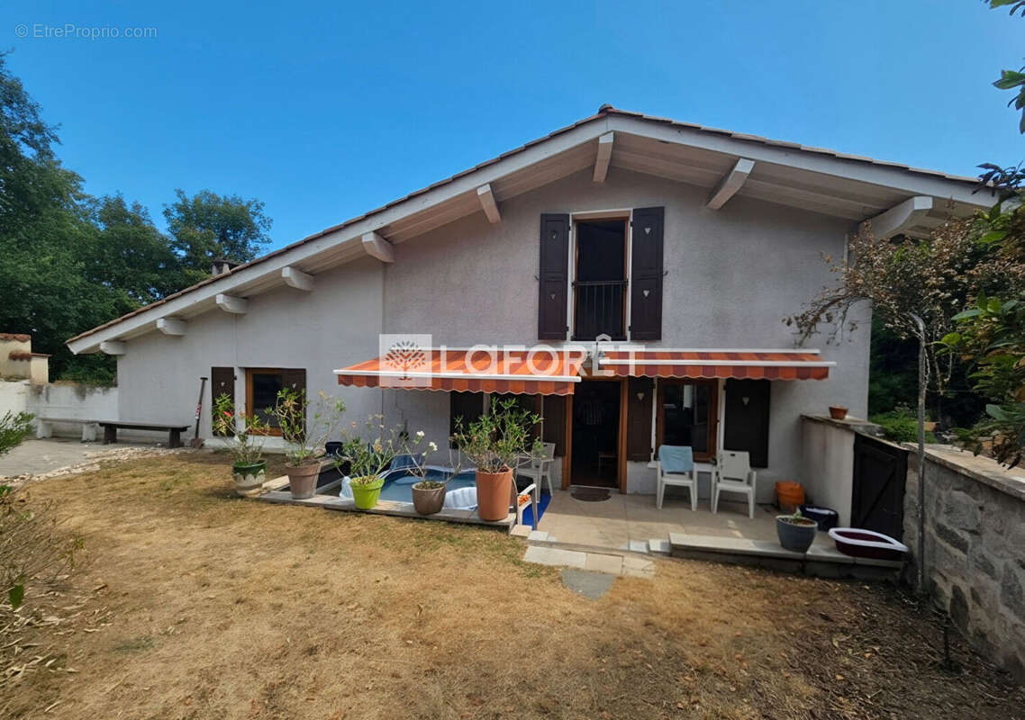 Maison Brussieu 8 pièce(s) 230 m² - photo 8
