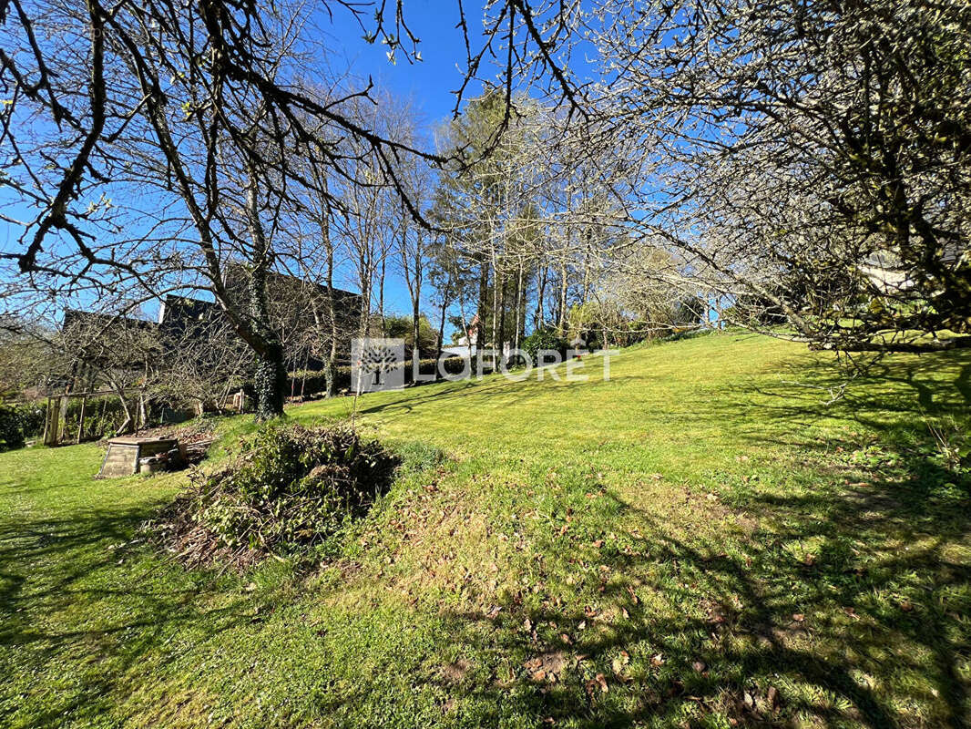Terrain à QUIMPERLE
