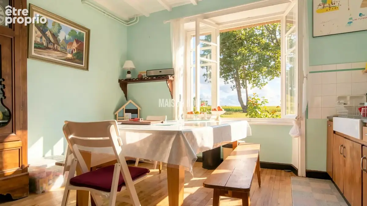 Maison familiale à vendre à Ploëzal , 4 chambres, grenier aménageable et terrain de 1 550 m² - photo 2