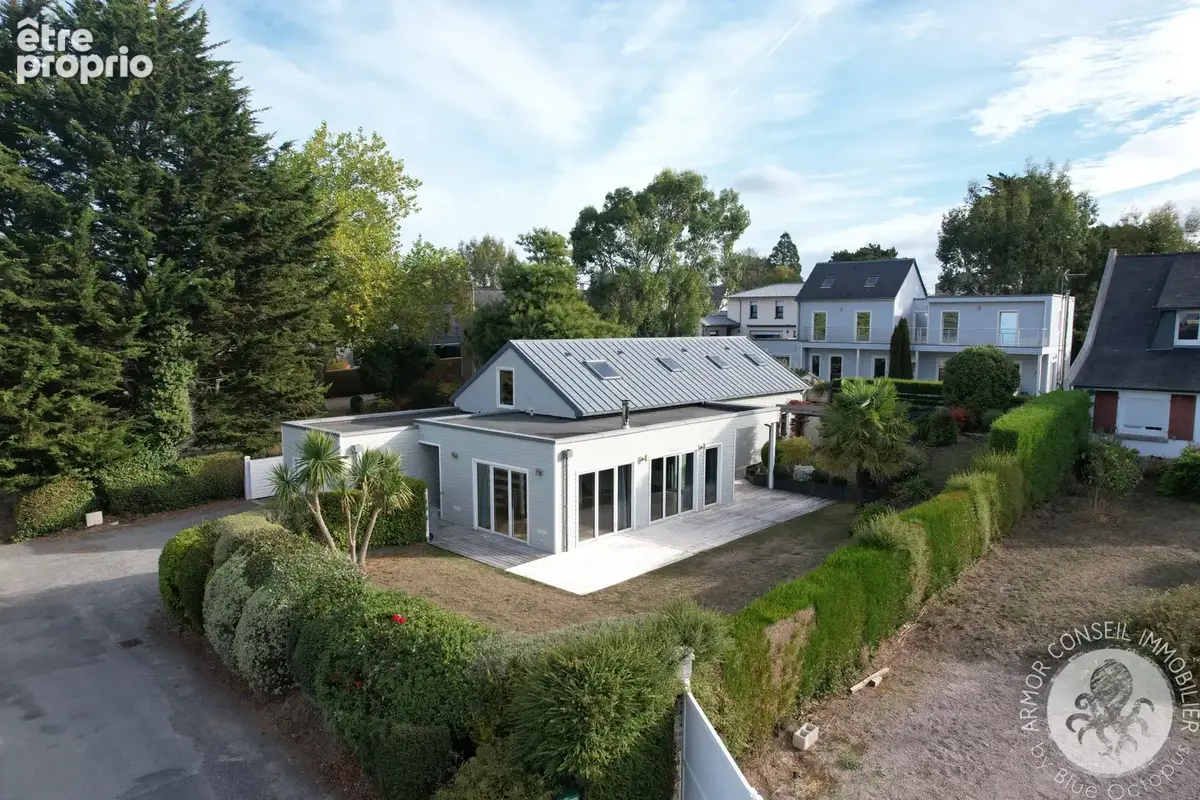 Maison à SAINT-JACUT-DE-LA-MER