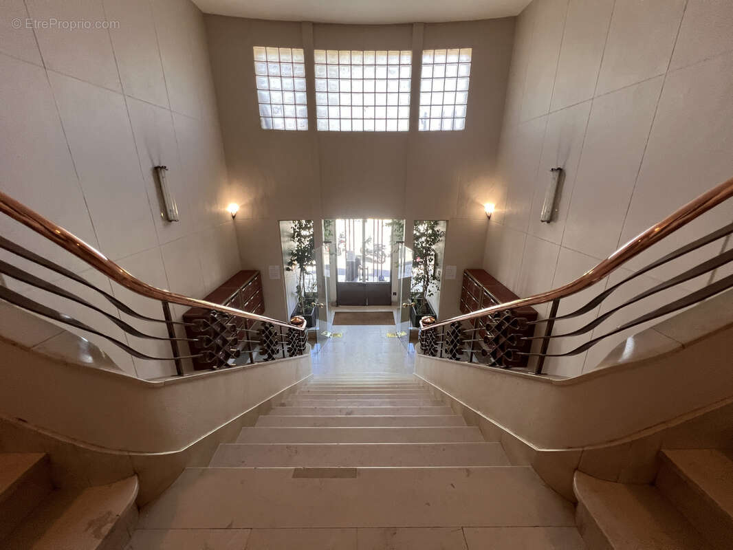 Appartement à MARSEILLE-1E