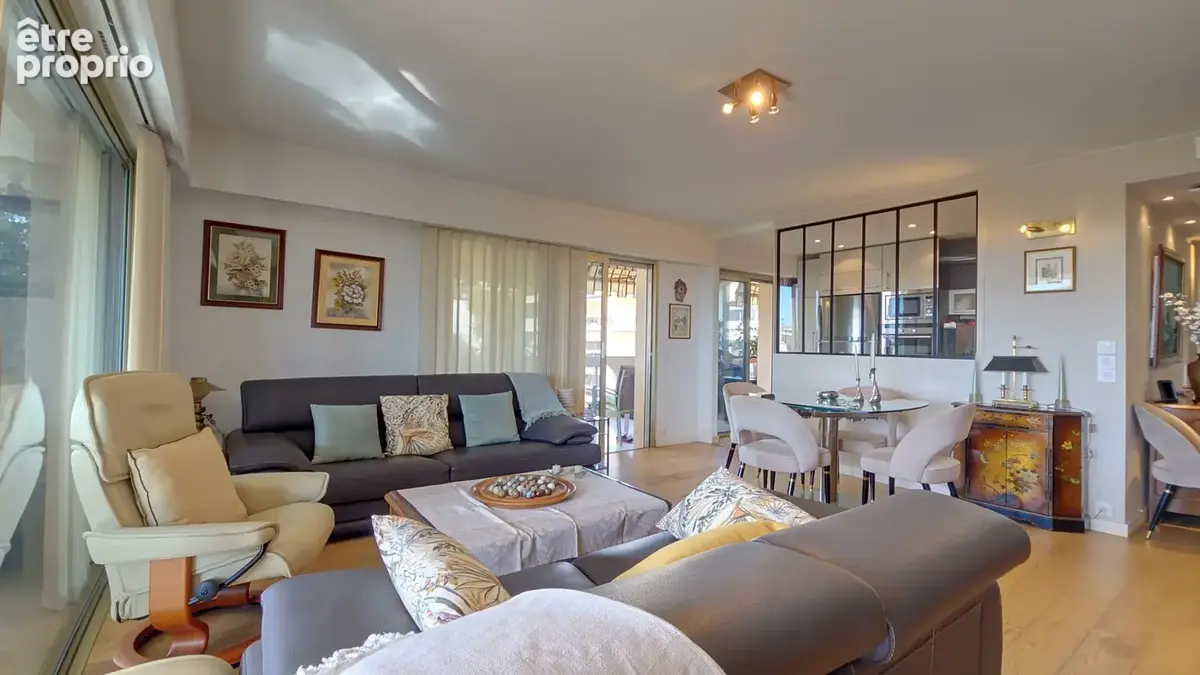 CANNES à vendre 3 pièces vue mer de 76 m2 en dernier étage avec 54 m2 de terrasses cave et 2 parkings sous-sol - photo 9