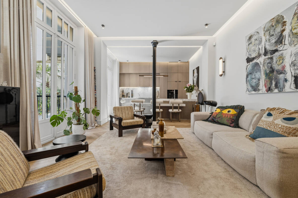 Appartement à PARIS-11E