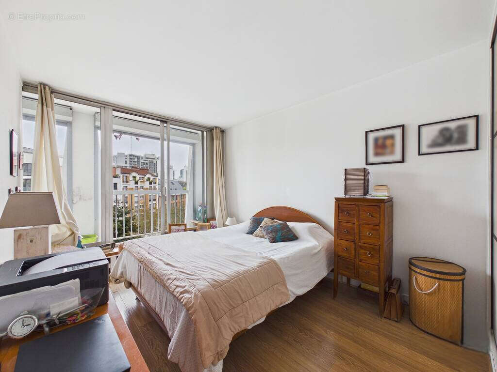 Appartement à PARIS-20E