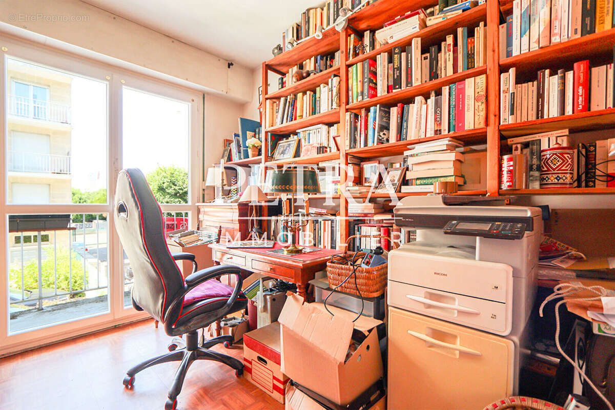 Appartement à L&#039;HAY-LES-ROSES