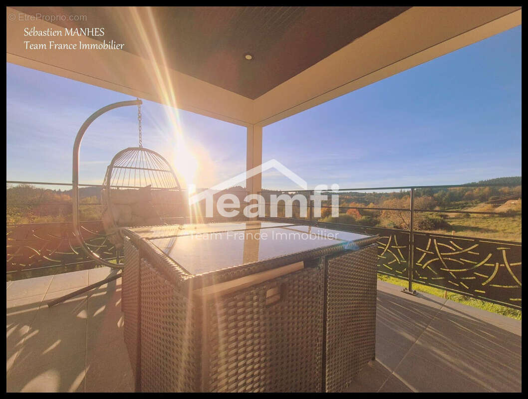 Maison à SAINT-REMY-SUR-DUROLLE