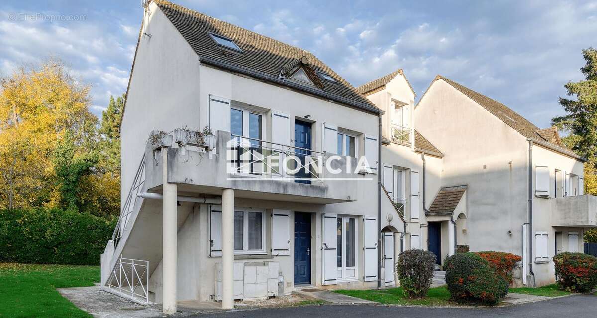 Appartement à VERT-SAINT-DENIS