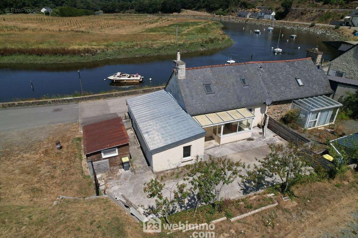 Maison 90 m² à Quemper-Guezennec  - photo 3