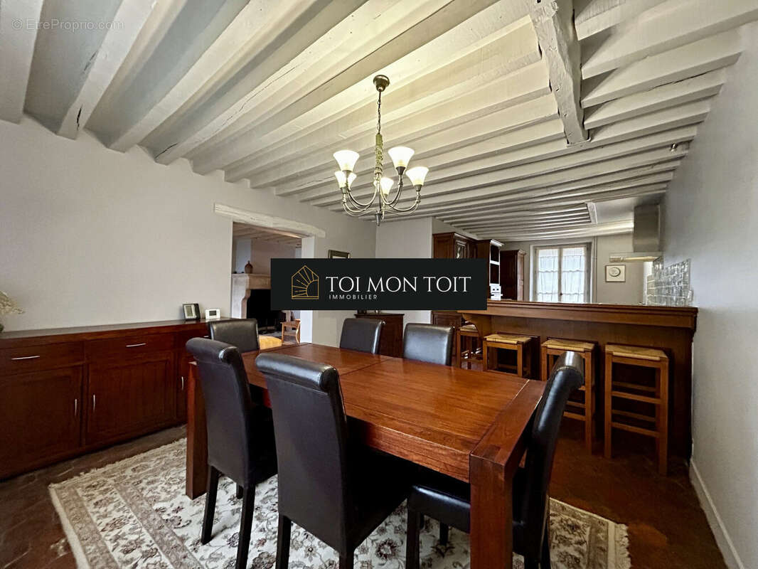 Maison 222 m² à Saint-Witz  - photo 4
