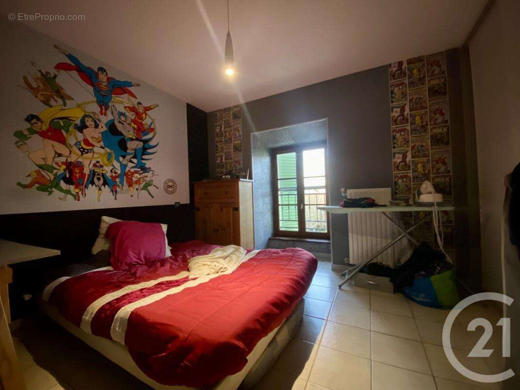 Appartement à CHAILLAC-SUR-VIENNE