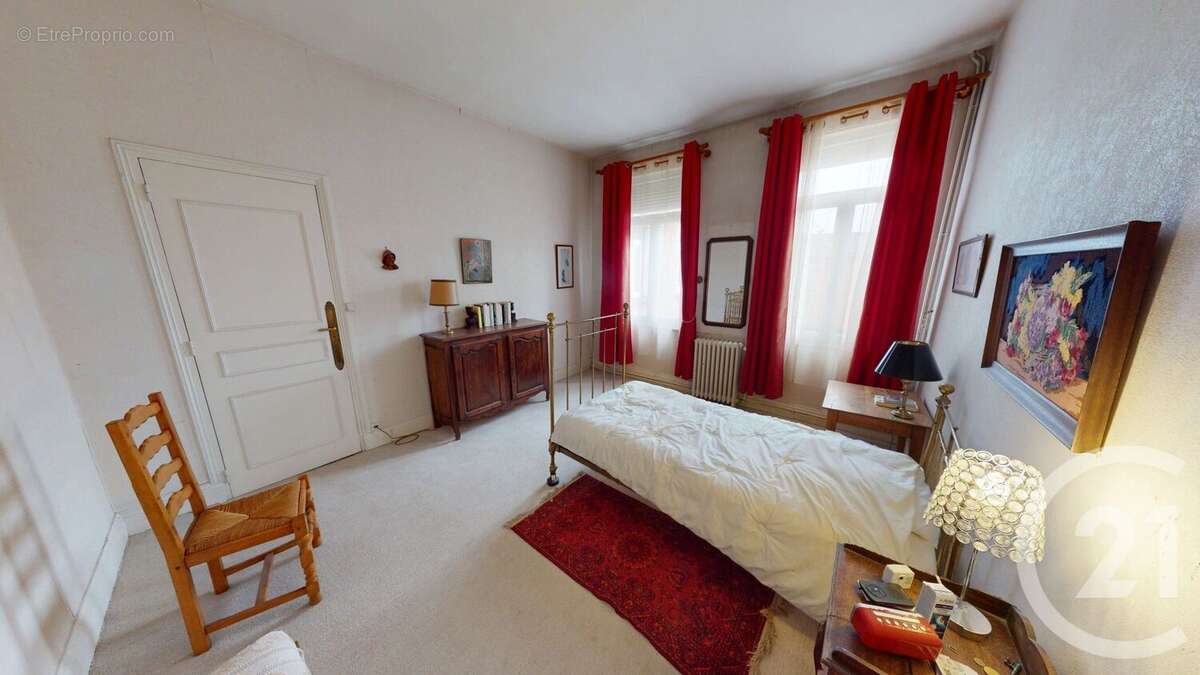 Autre à SAINT-QUENTIN