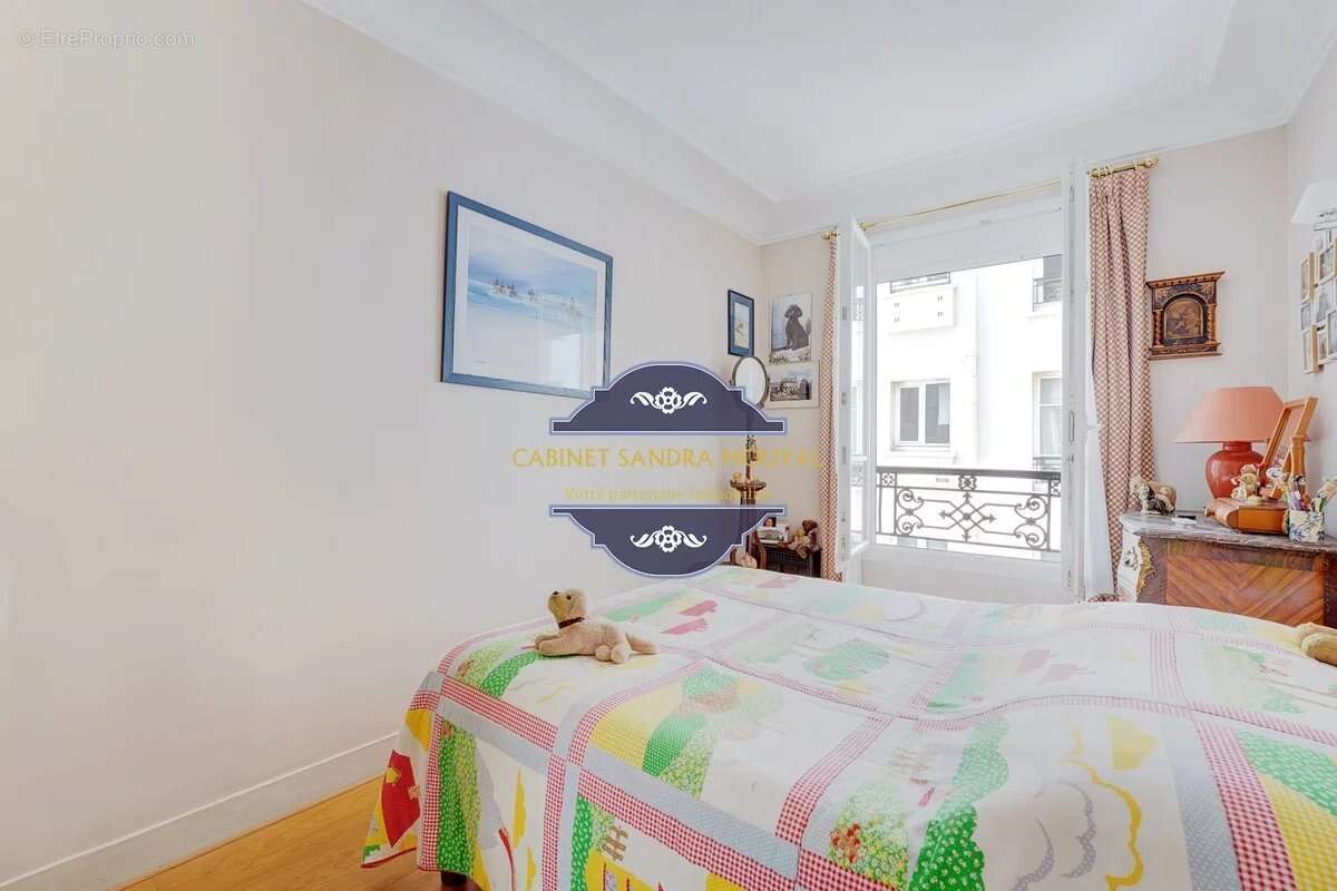Appartement à PARIS-17E