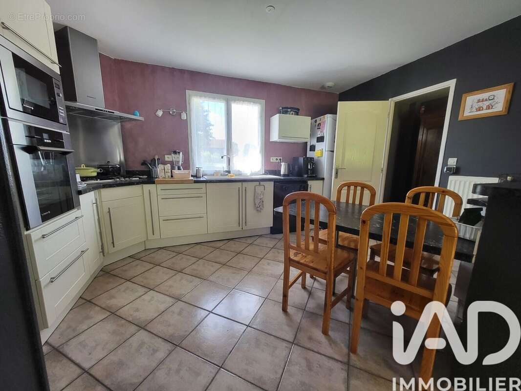 Maison 140 m² à Coolus  - photo 4