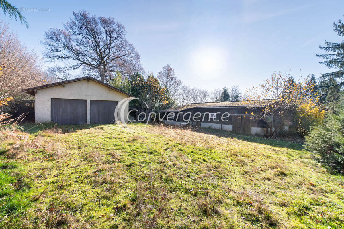 Maison à SAINT-GERMAIN-LES-BELLES