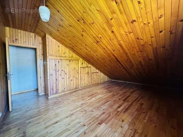 Maison à PIERRE-CHATEL