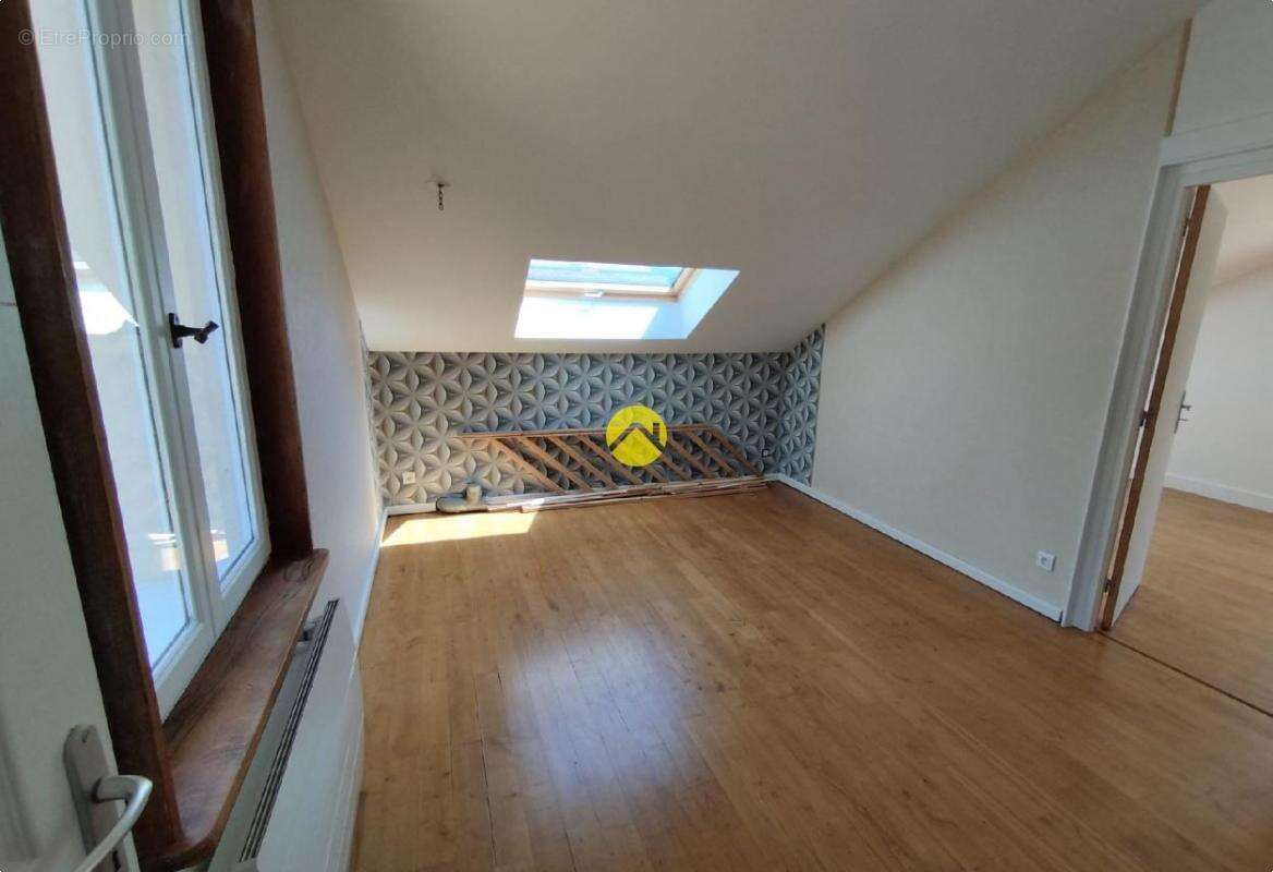 Maison à PUY-GUILLAUME