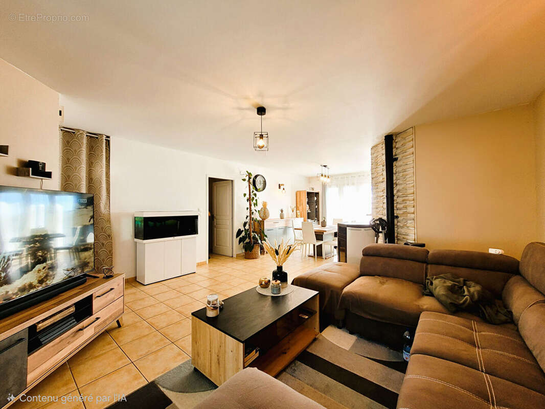 Maison à SAINT-HILAIRE-LES-PLACES