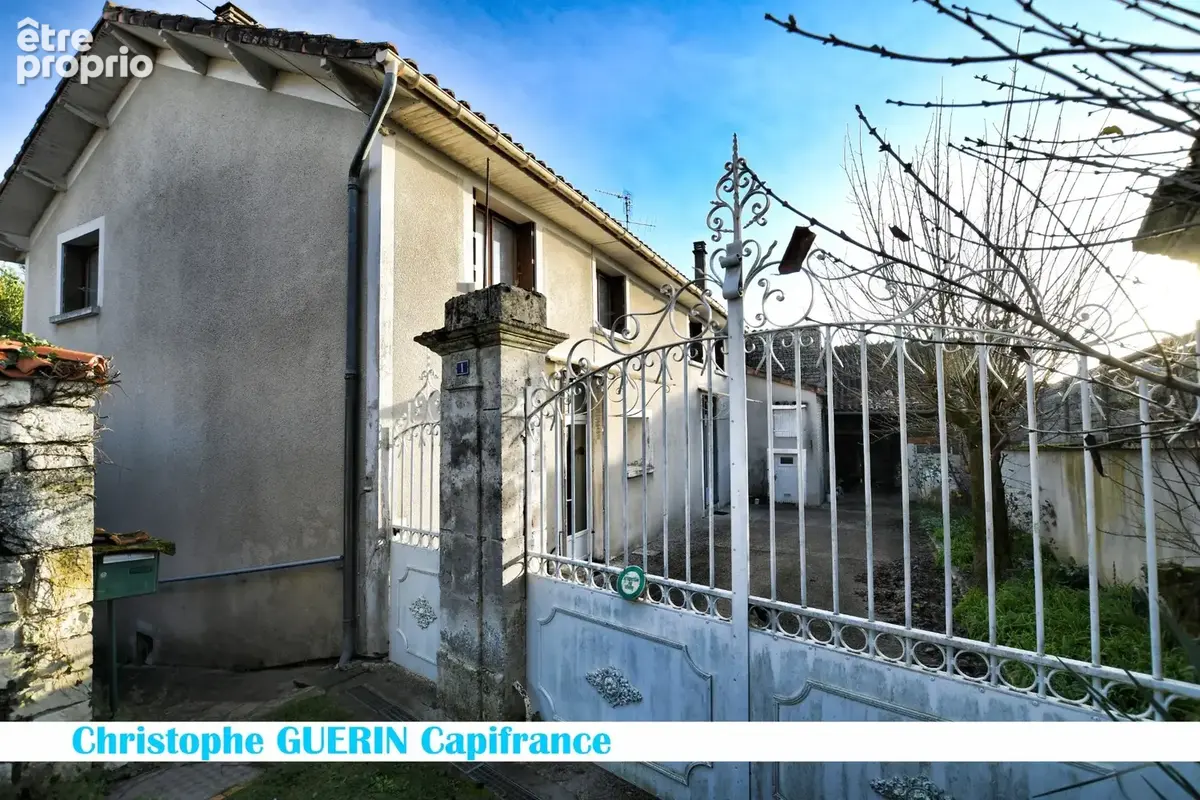 Maison à MONTIGNAC-CHARENTE