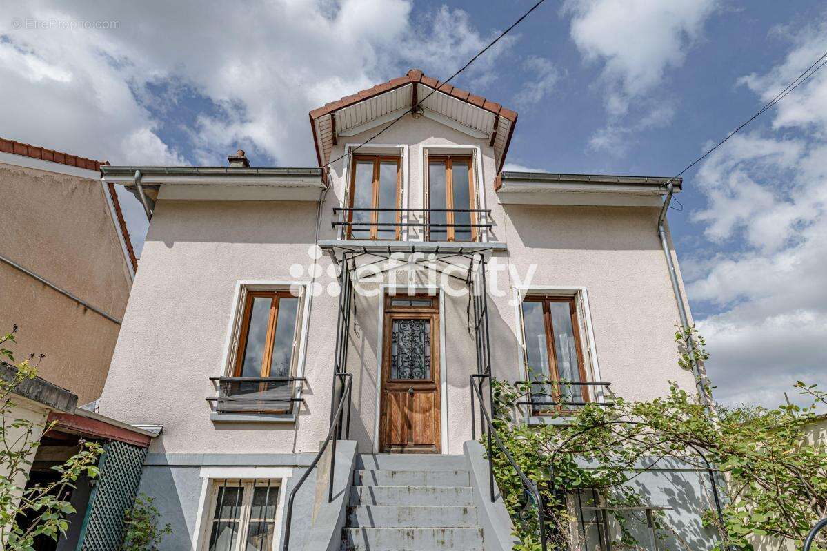 Maison à THORIGNY-SUR-MARNE