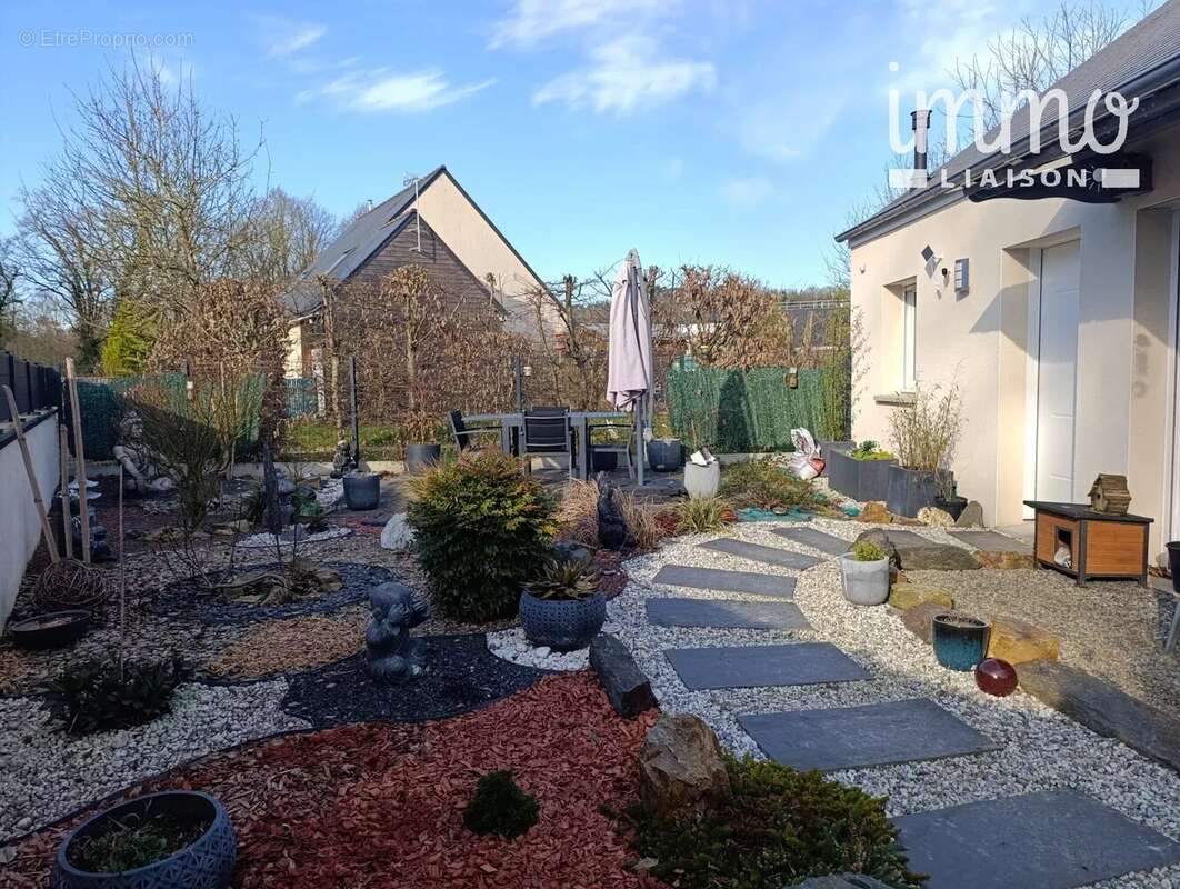 Maison à LA CHAPELLE-BOUEXIC