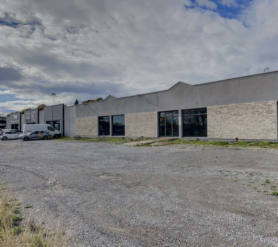 Commerce à SAINT-SERNIN