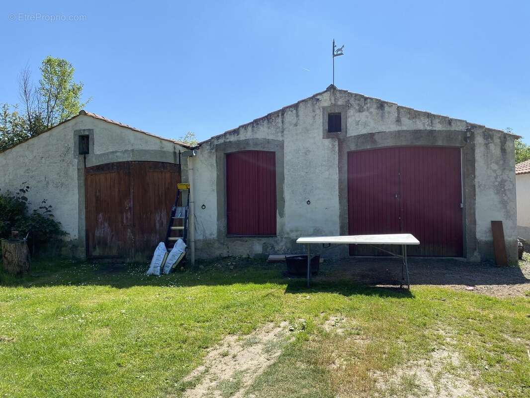 Maison à CHATEAUNEUF