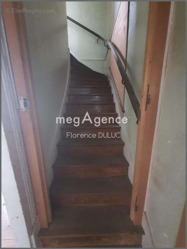 Maison à SAINT-JEAN-D&#039;ANGELY