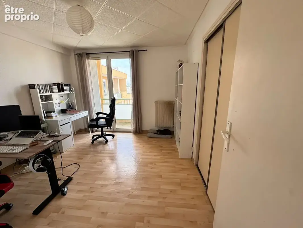 Carcassonne - appartement traversant 76 m² - dernier étage - balcons - parking privatif - photo 10