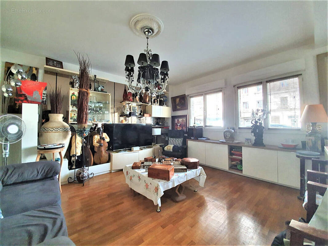 Appartement à LA GARENNE-COLOMBES